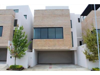 Zibatá casa en VENTA dentro de exclusiva privada con amenidades RAH, 266 mt2, 3 recamaras
